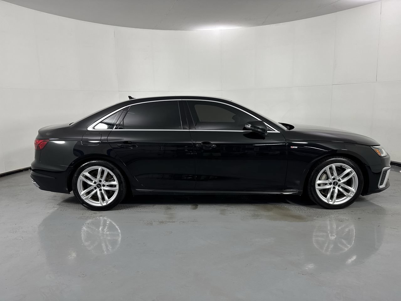 Used 2023 Audi A4 2.0T Premium Plus w/ Premium Plus Package AWD/4WD image 38