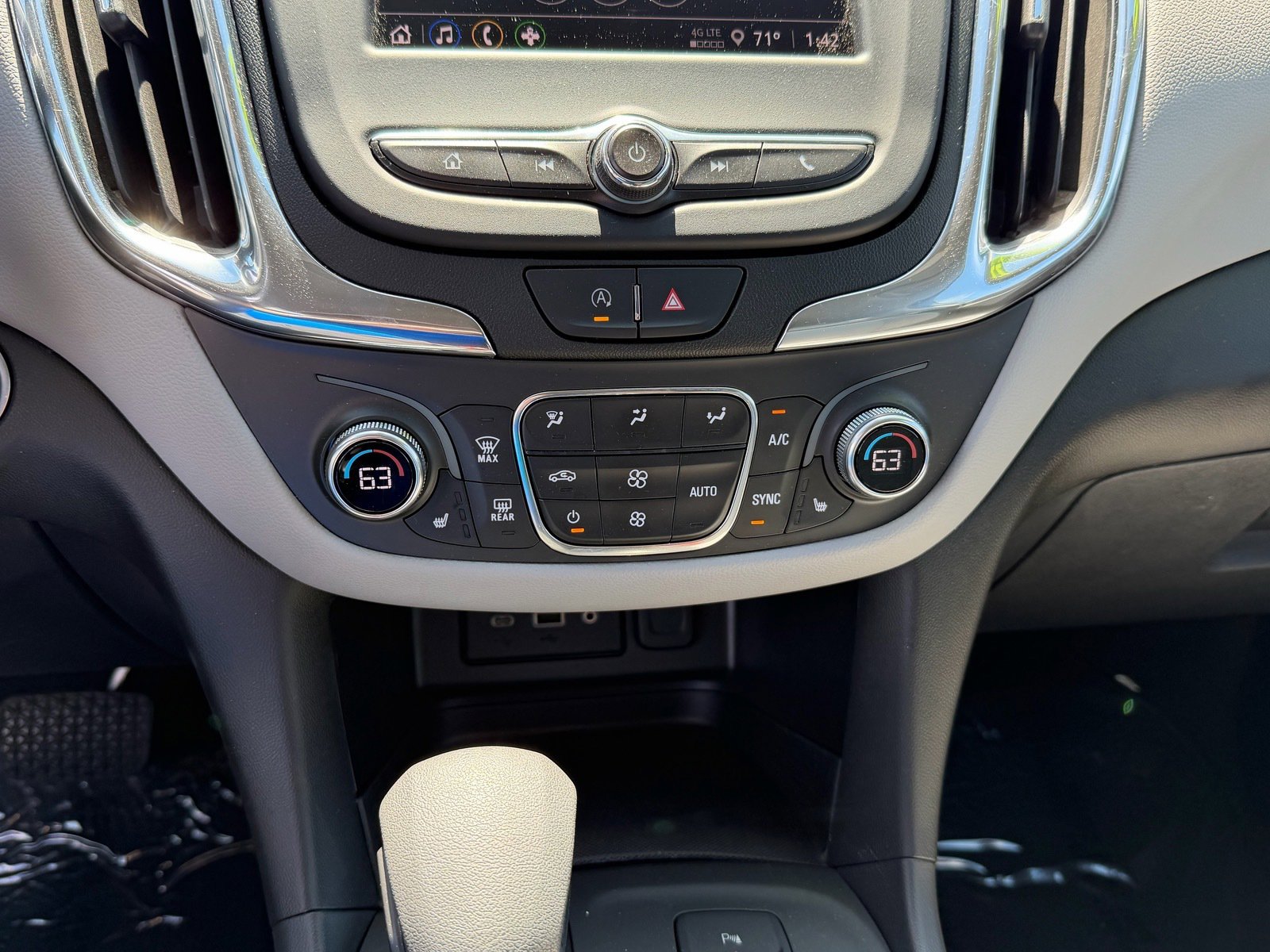 Used 2022 Chevrolet Equinox LT image 12