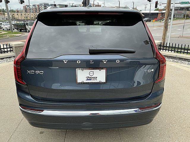 New 2026 Volvo XC90 T8 Ultra w/ Protection Package AWD/4WD image 9
