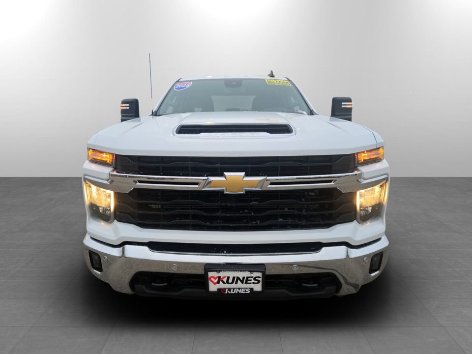 Used 2025 Chevrolet Silverado 2500 LT w/ Safety Package image 4