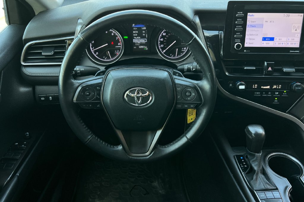 Used 2024 Toyota Camry SE FWD image 16