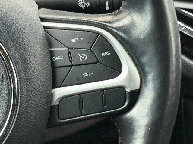 Used 2020 Jeep Compass Limited image 28