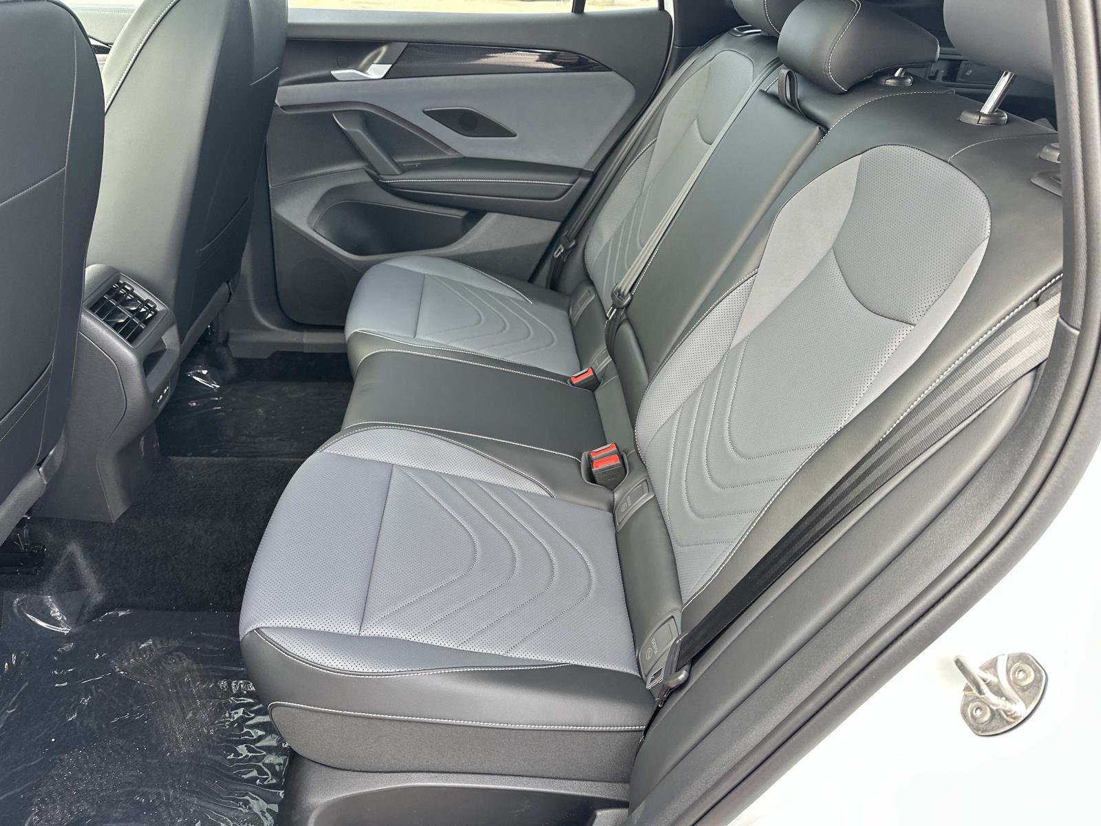 New 2026 Volkswagen Tiguan SE R-Line image 12