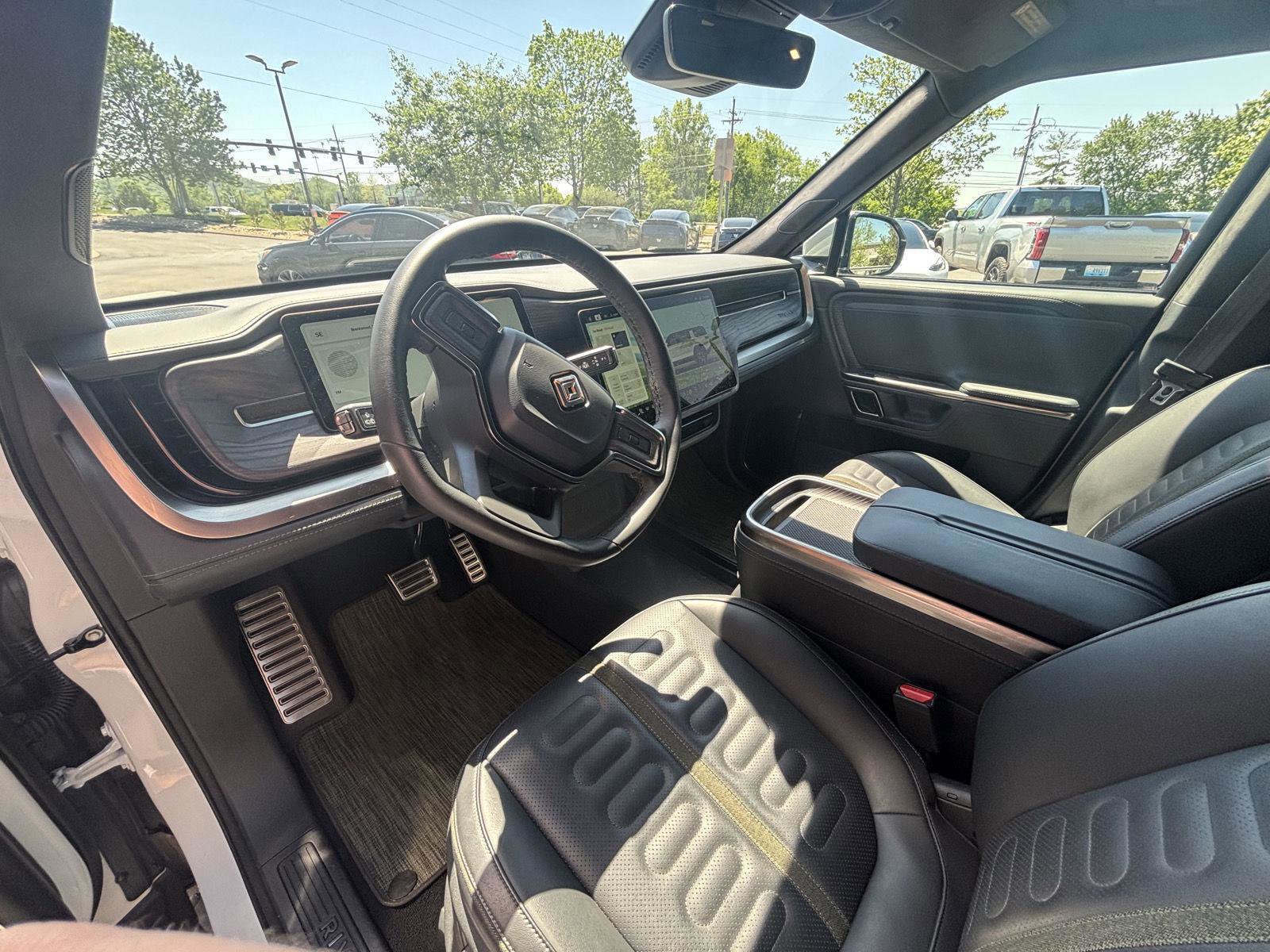 Used 2023 Rivian R1S Adventure AWD/4WD image 16