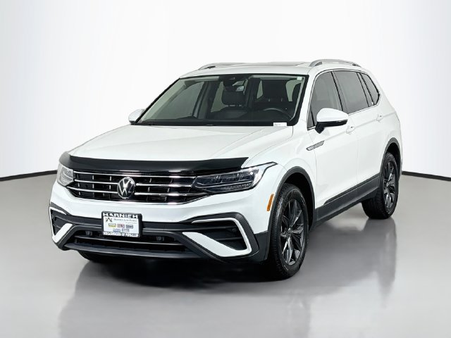 Used 2023 Volkswagen Tiguan SE AWD/4WD image 3