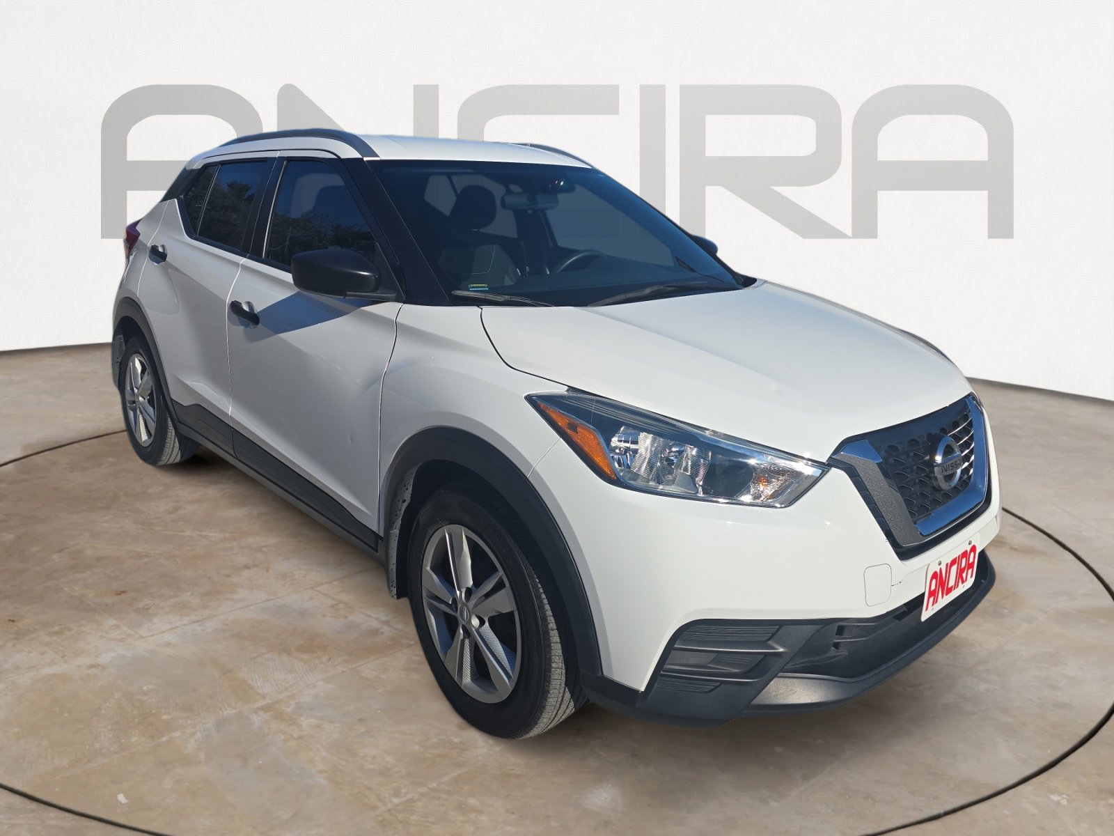 Used 2019 Nissan Kicks S image 4