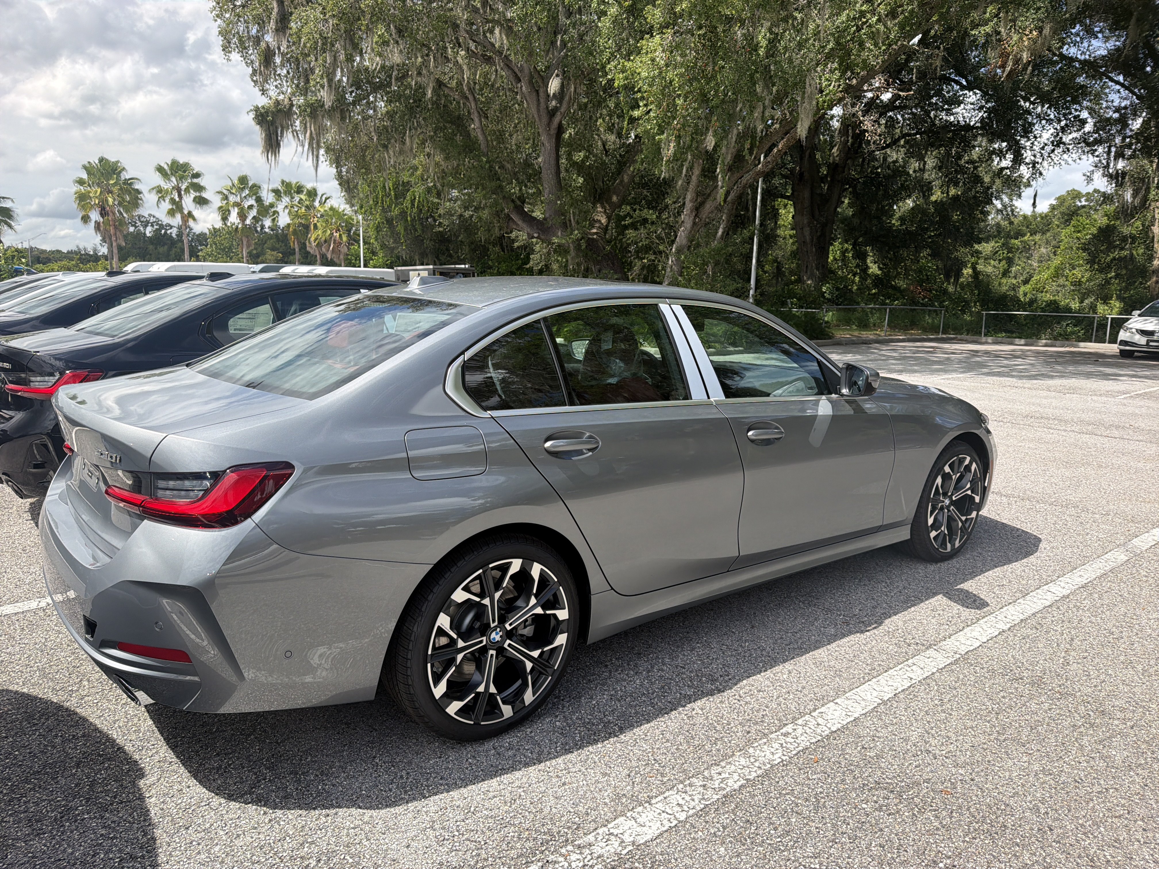 New 2026 BMW 330i Sedan w/ Premium Package RWD image 2