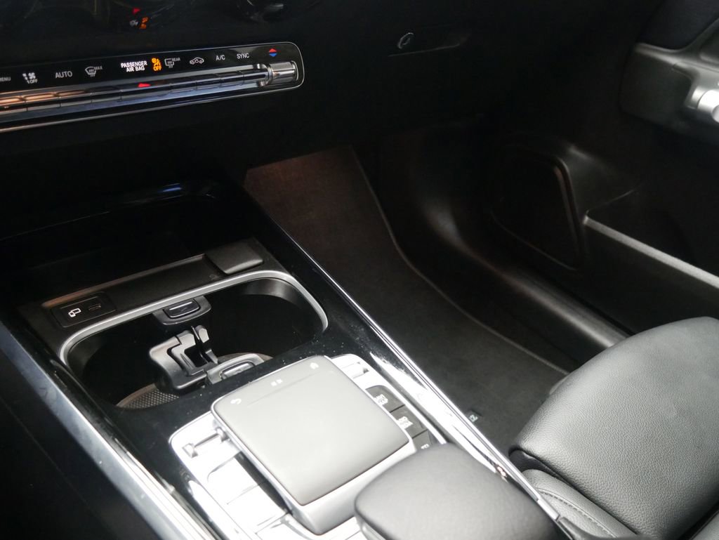 Used 2020 Mercedes-Benz GLB 250 4MATIC image 41