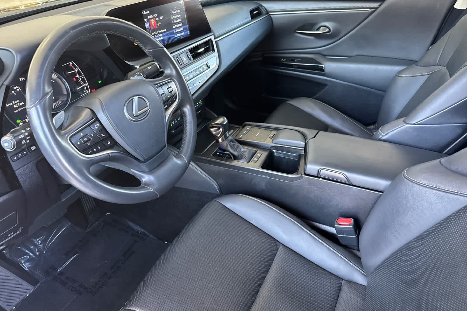 Used 2022 Lexus ES 300h w/ Premium Package FWD image 11
