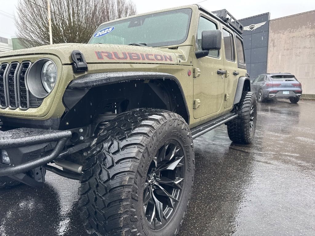 Used 2025 Jeep Wrangler Unlimited Rubicon image 13