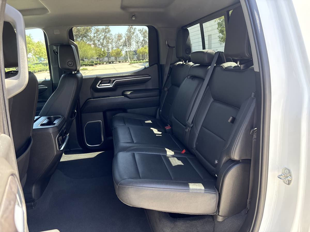 Used 2023 Chevrolet Silverado 1500 LTZ w/ LTZ Convenience Package II AWD/4WD image 12