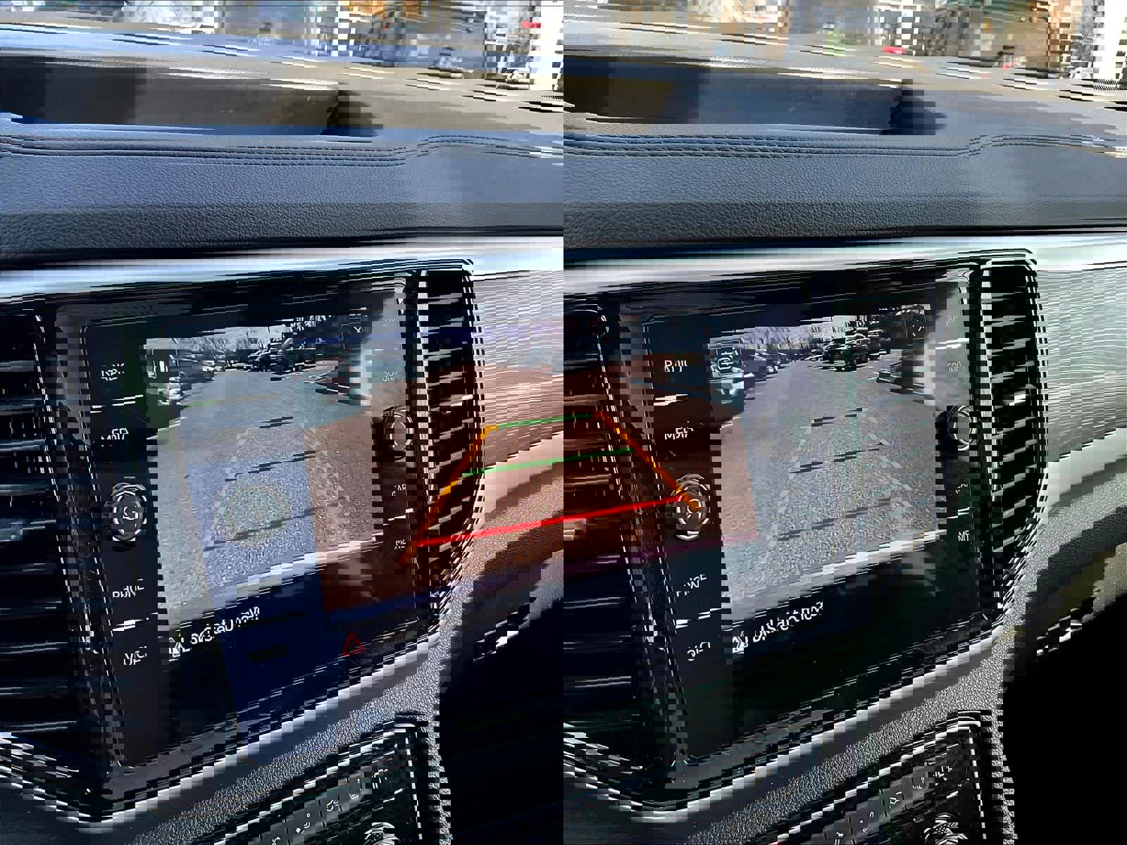 Used 2023 Volkswagen Atlas Cross Sport SE w/ Panoramic Sunroof Package image 19