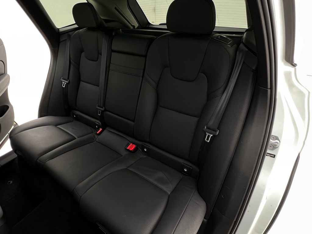 Used 2020 Volvo XC60 T5 Momentum image 15