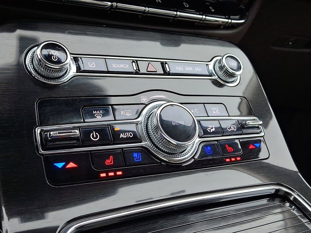 Certified 2023 Lincoln Nautilus Reserve image 16