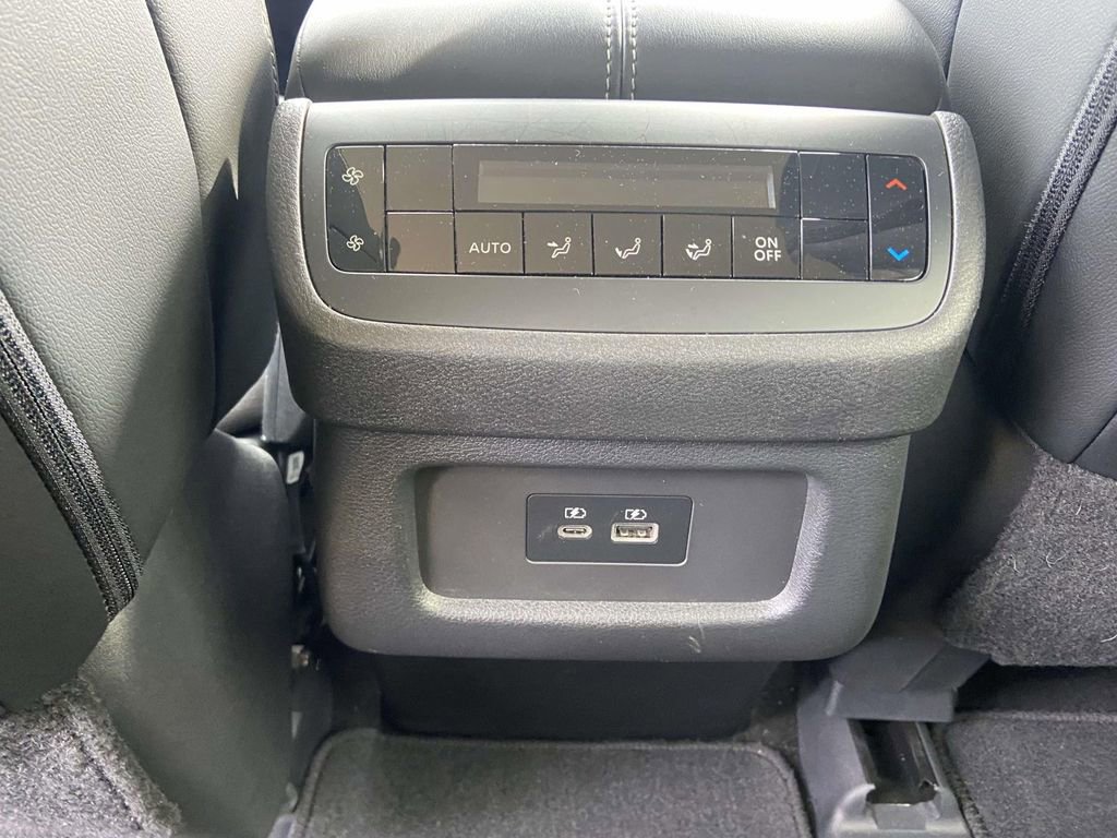 Used 2023 Nissan Pathfinder SL w/ Lighting Package (N92) image 29