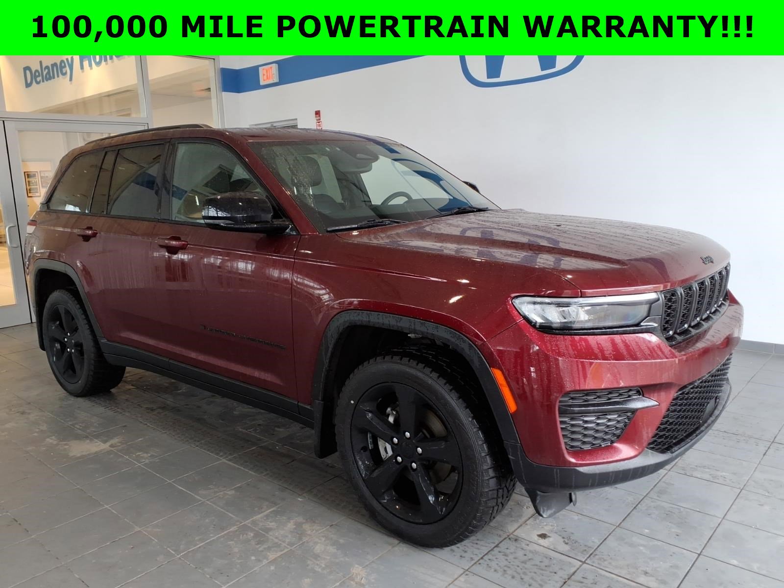 Used 2023 Jeep Grand Cherokee Altitude image 1
