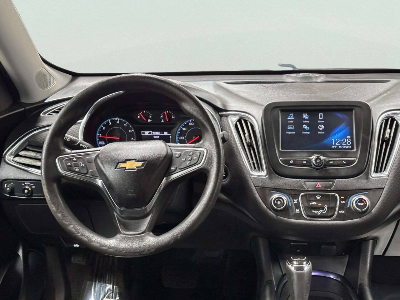 Used 2018 Chevrolet Malibu LT FWD image 25