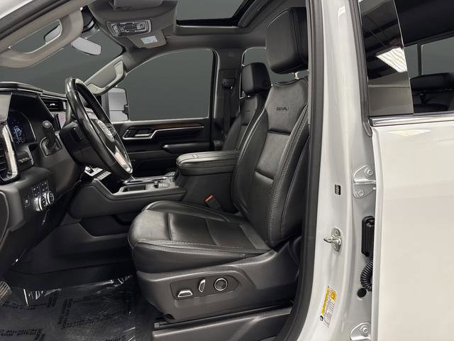 Used 2025 GMC Sierra 2500 Denali w/ Technology Package AWD/4WD image 4