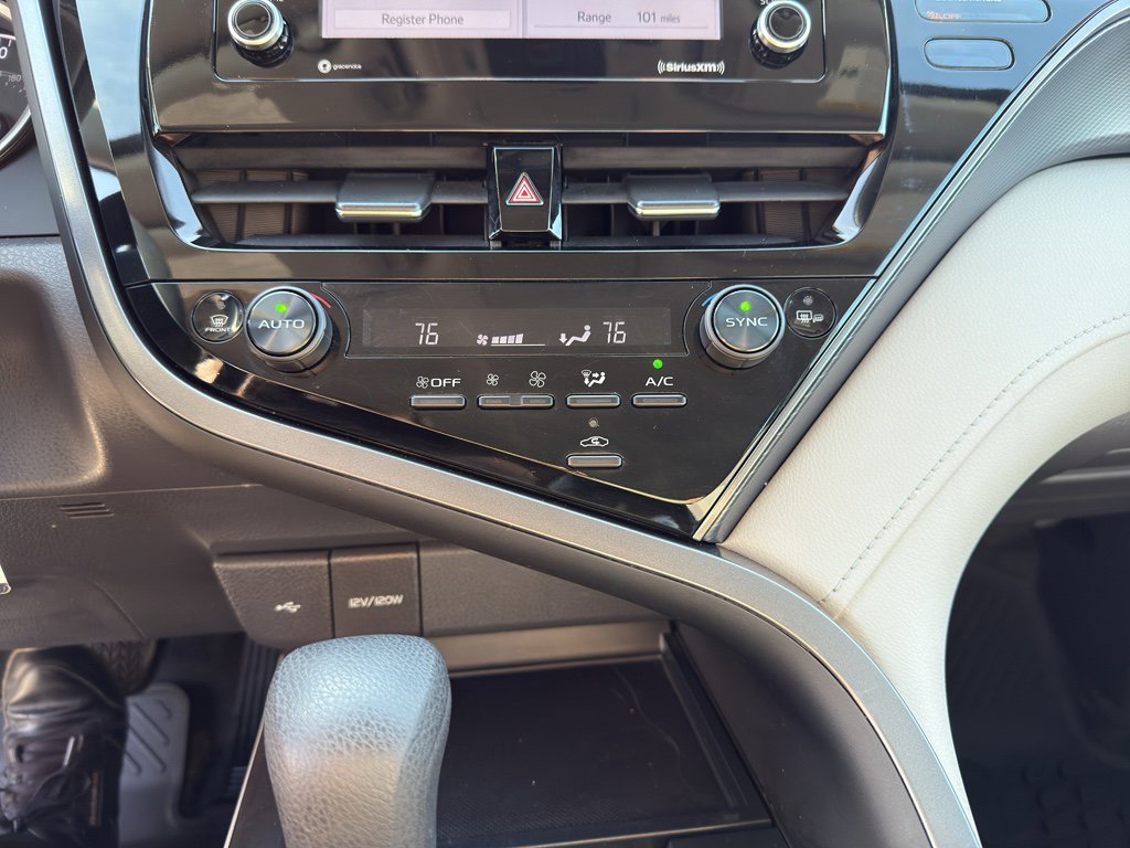 Used 2022 Toyota Camry LE image 19