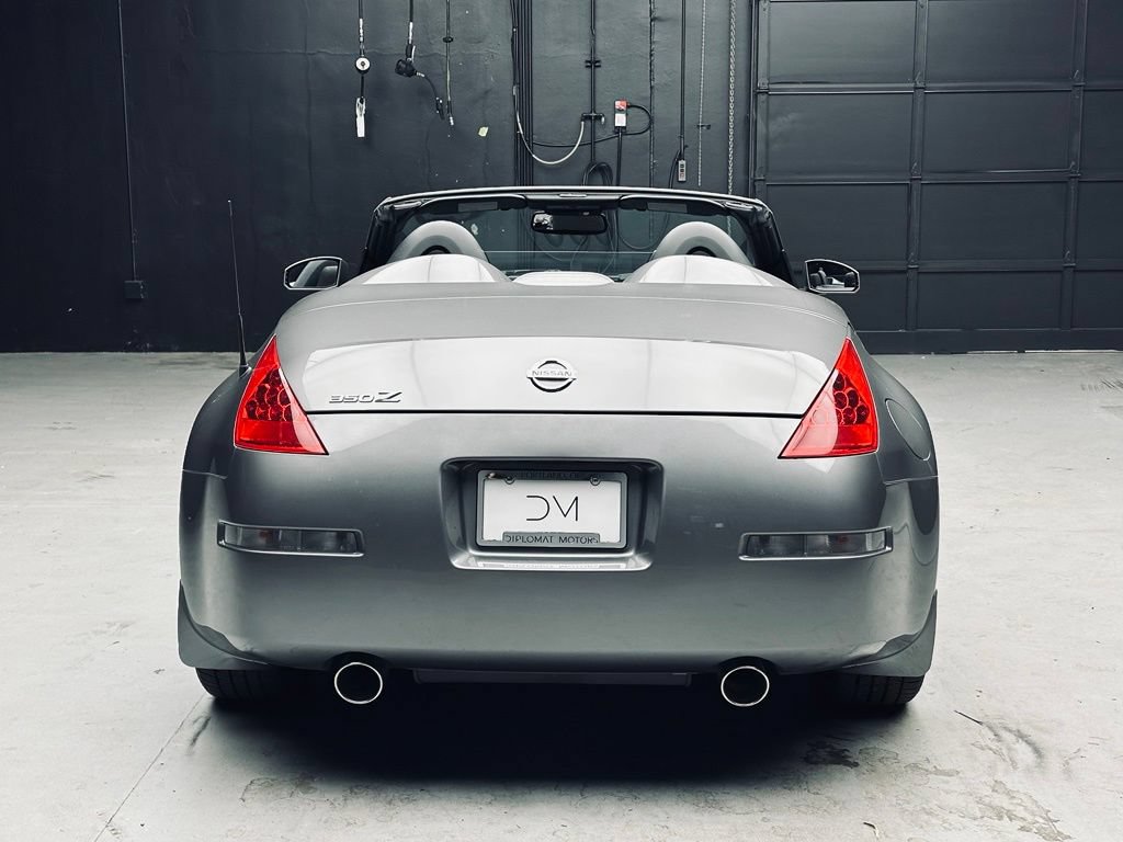 Used 2007 Nissan 350Z Enthusiast RWD image 7