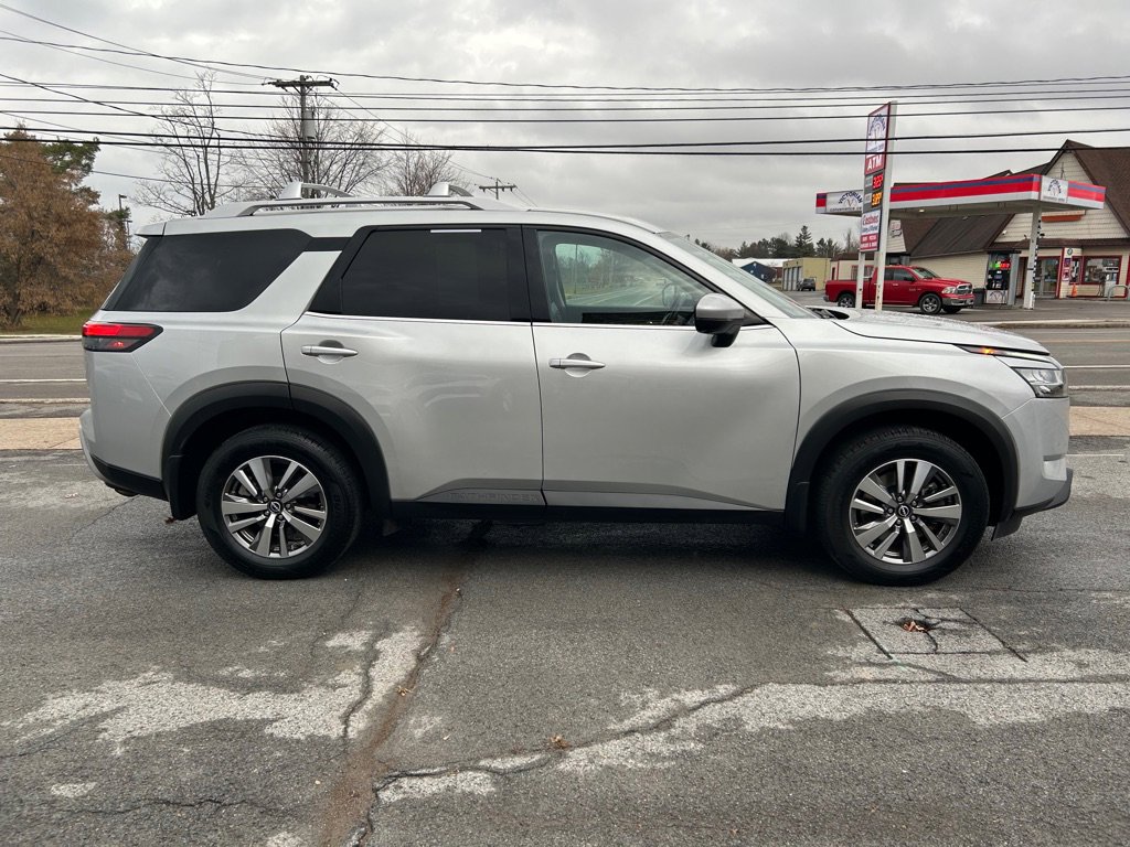 Used 2022 Nissan Pathfinder SL image 8
