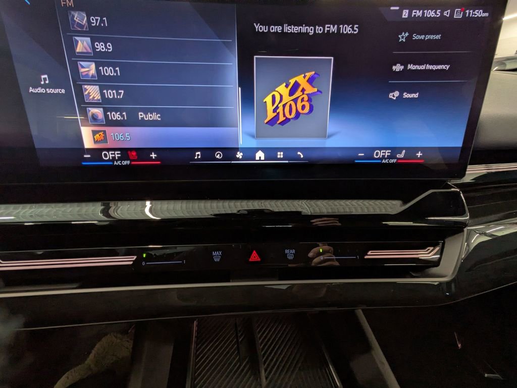 Certified 2025 BMW 530i xDrive w/ Premium Package image 22