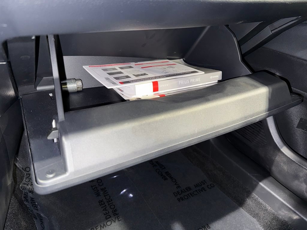 Used 2024 Toyota Prius Prime FWD image 29