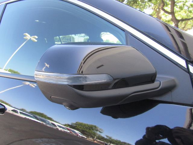 Used 2025 GMC Acadia Elevation image 23