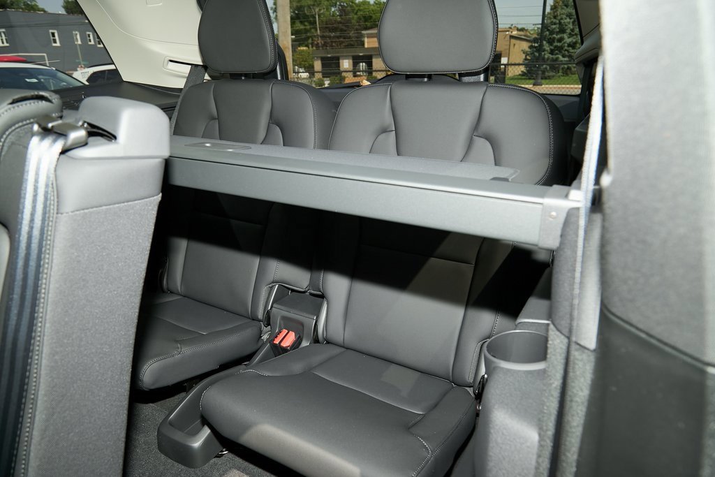 New 2025 Volvo XC90 B6 Plus w/ Protection Package image 17