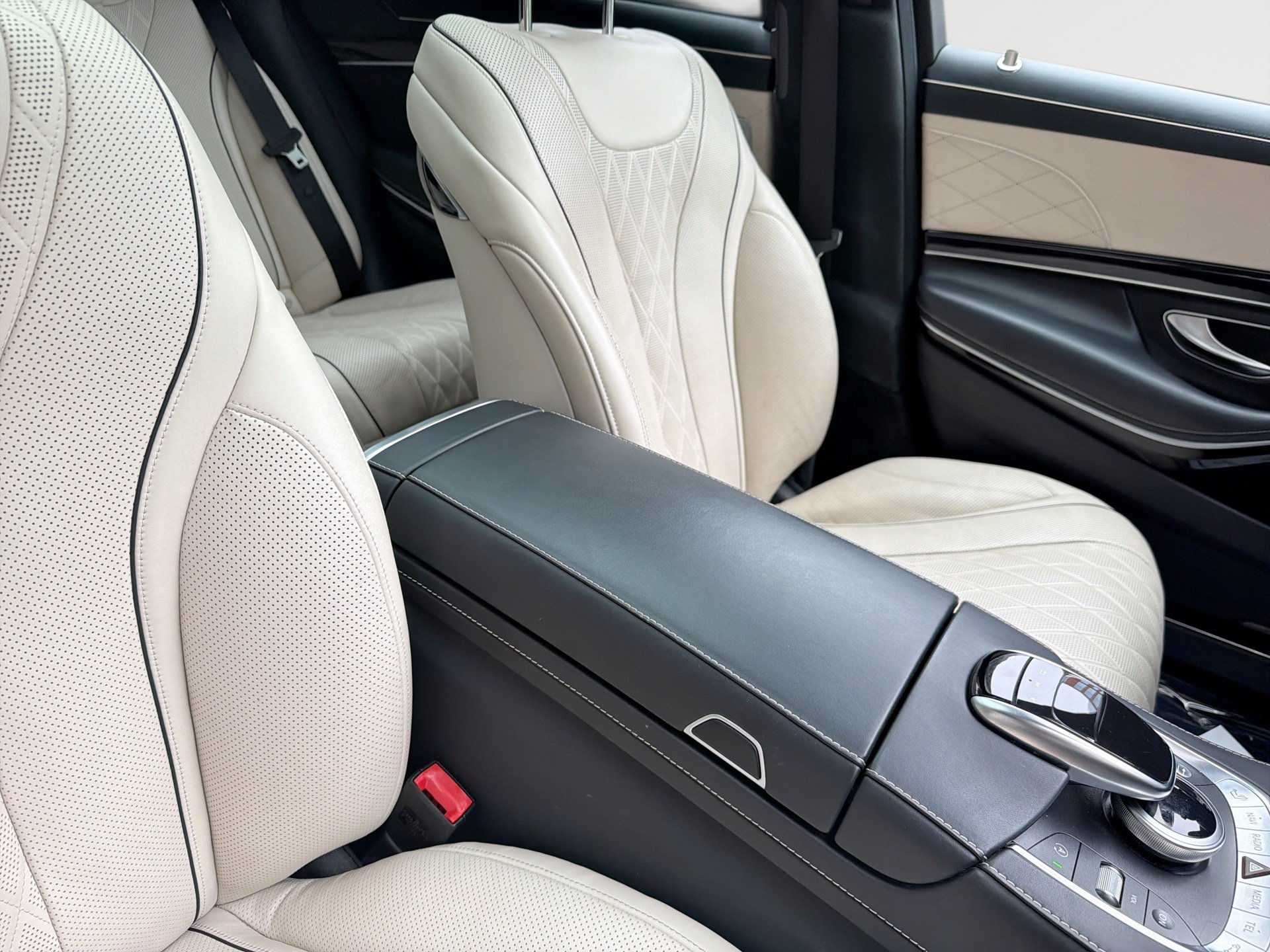 Used 2017 Mercedes-Benz S 550 Sedan image 24