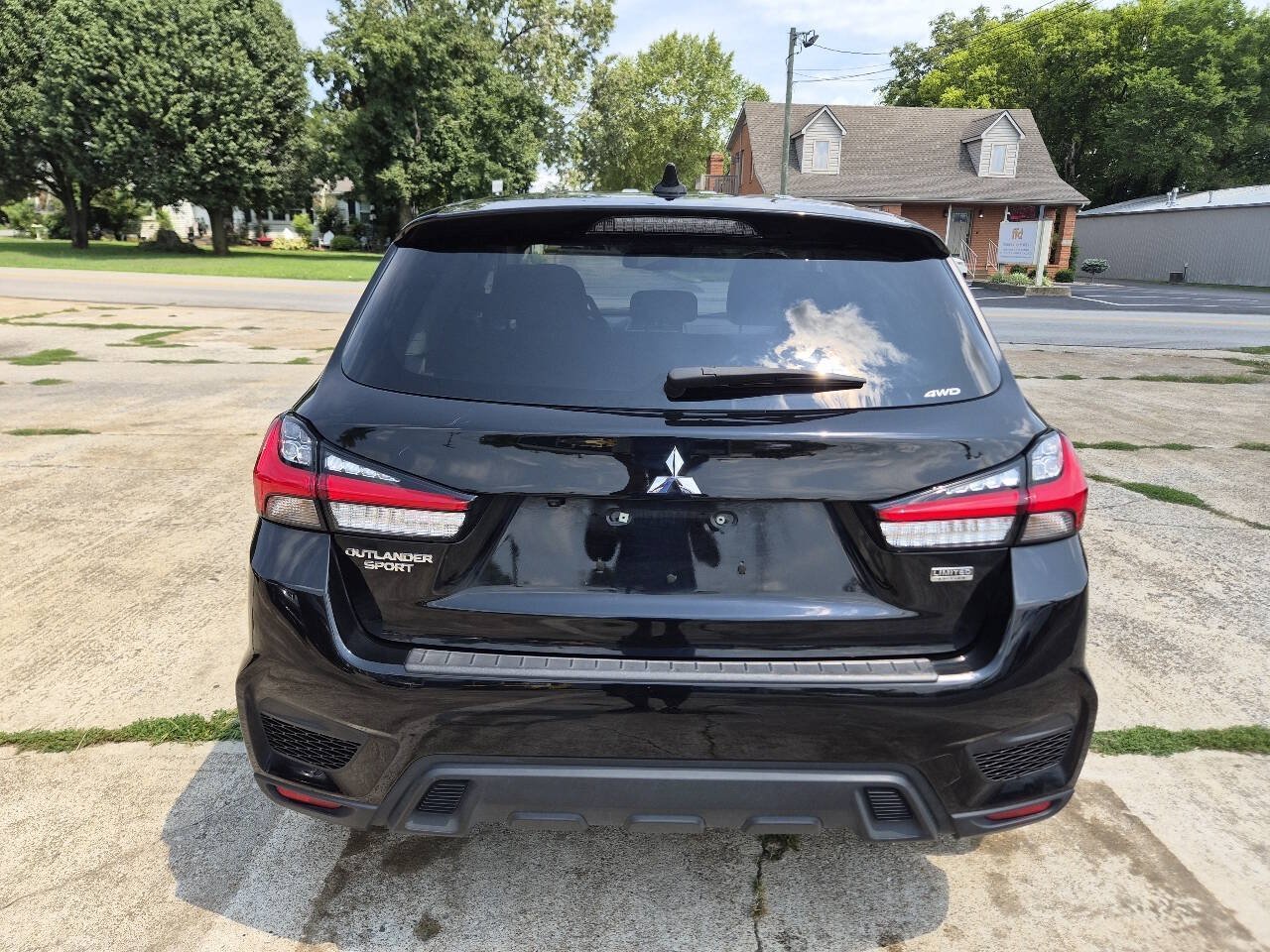 Used 2025 Mitsubishi Outlander Sport LE AWD/4WD image 8