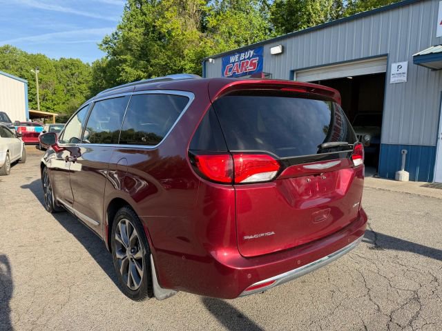 Used 2017 Chrysler Pacifica Limited FWD image 3