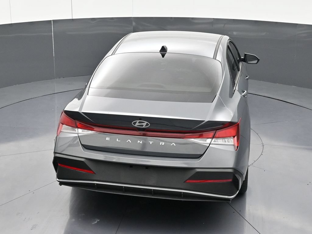 Used 2024 Hyundai Elantra SEL FWD image 18