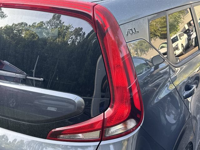 Used 2021 Kia Soul LX FWD image 9