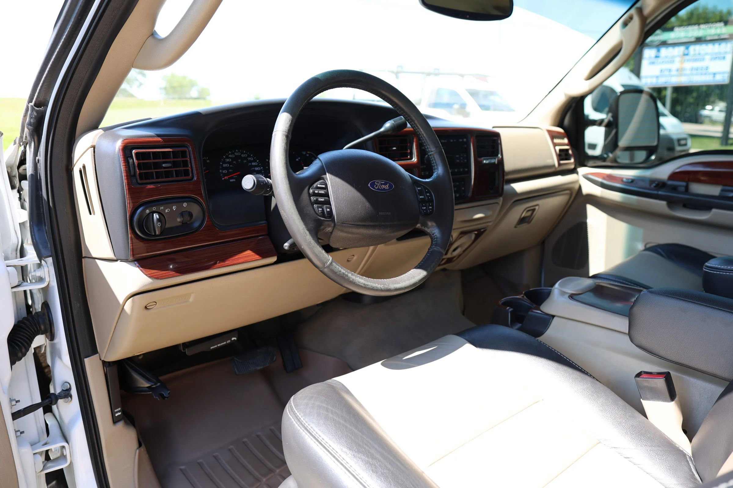 Used 2005 Ford Excursion Eddie Bauer AWD/4WD image 26