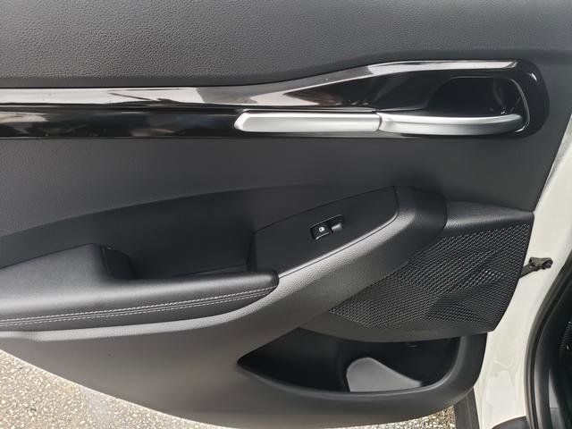 Certified 2025 Kia Seltos S image 14