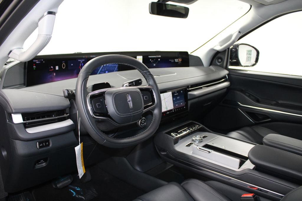 New 2026 Lincoln Navigator L Premier AWD/4WD image 25