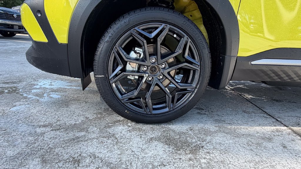 New 2026 Nissan Kicks SR FWD image 12