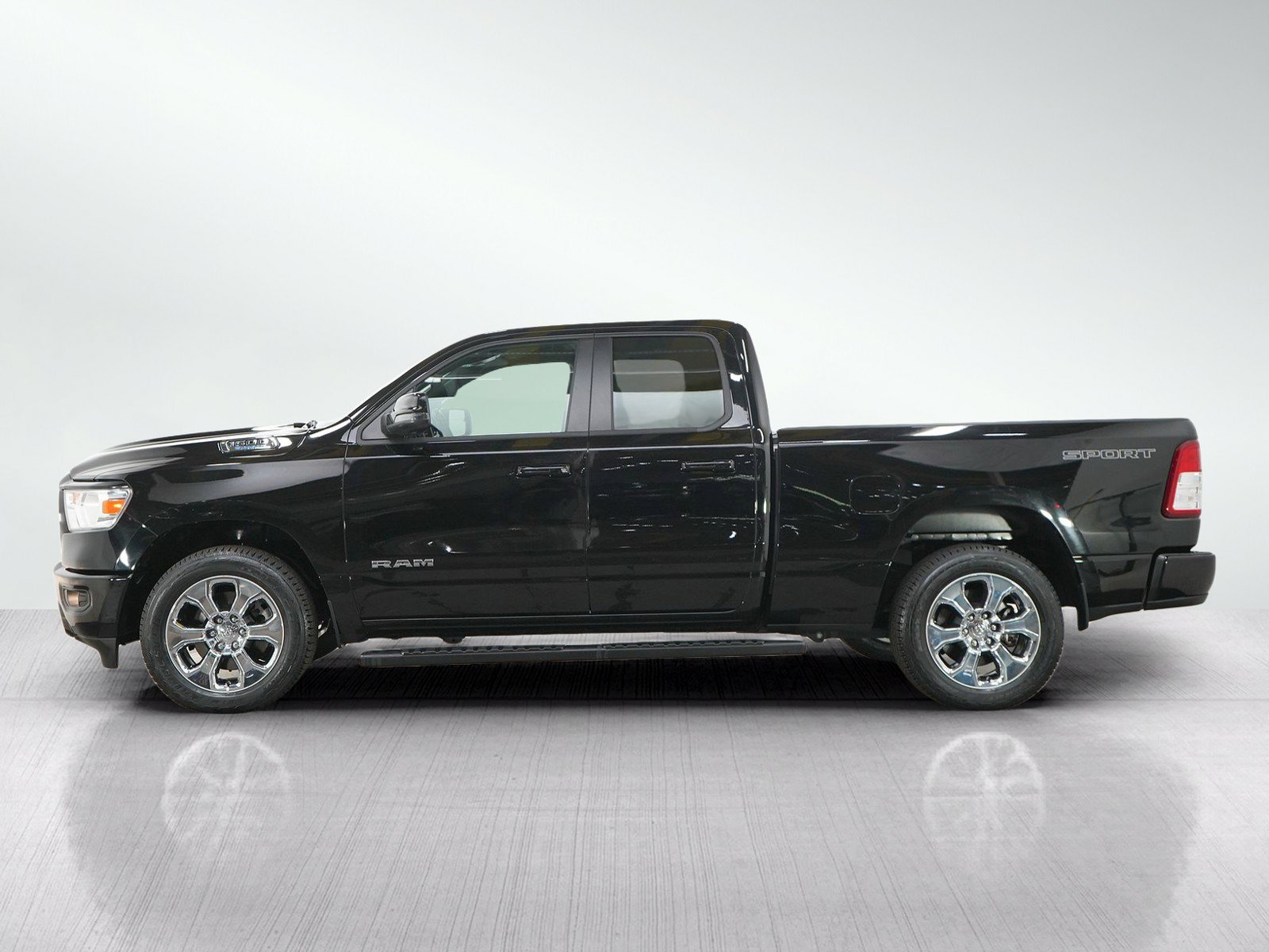 Used 2023 RAM 1500 Big Horn AWD/4WD image 2