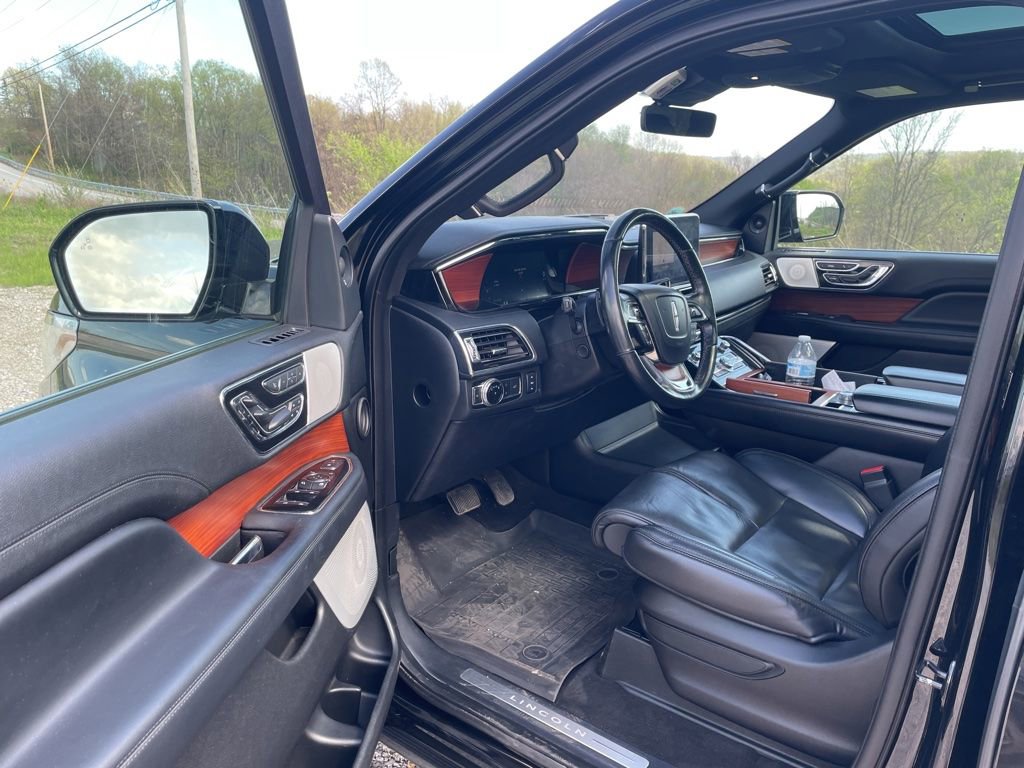 Used 2018 Lincoln Navigator L Reserve w/ Technology Package AWD/4WD image 13