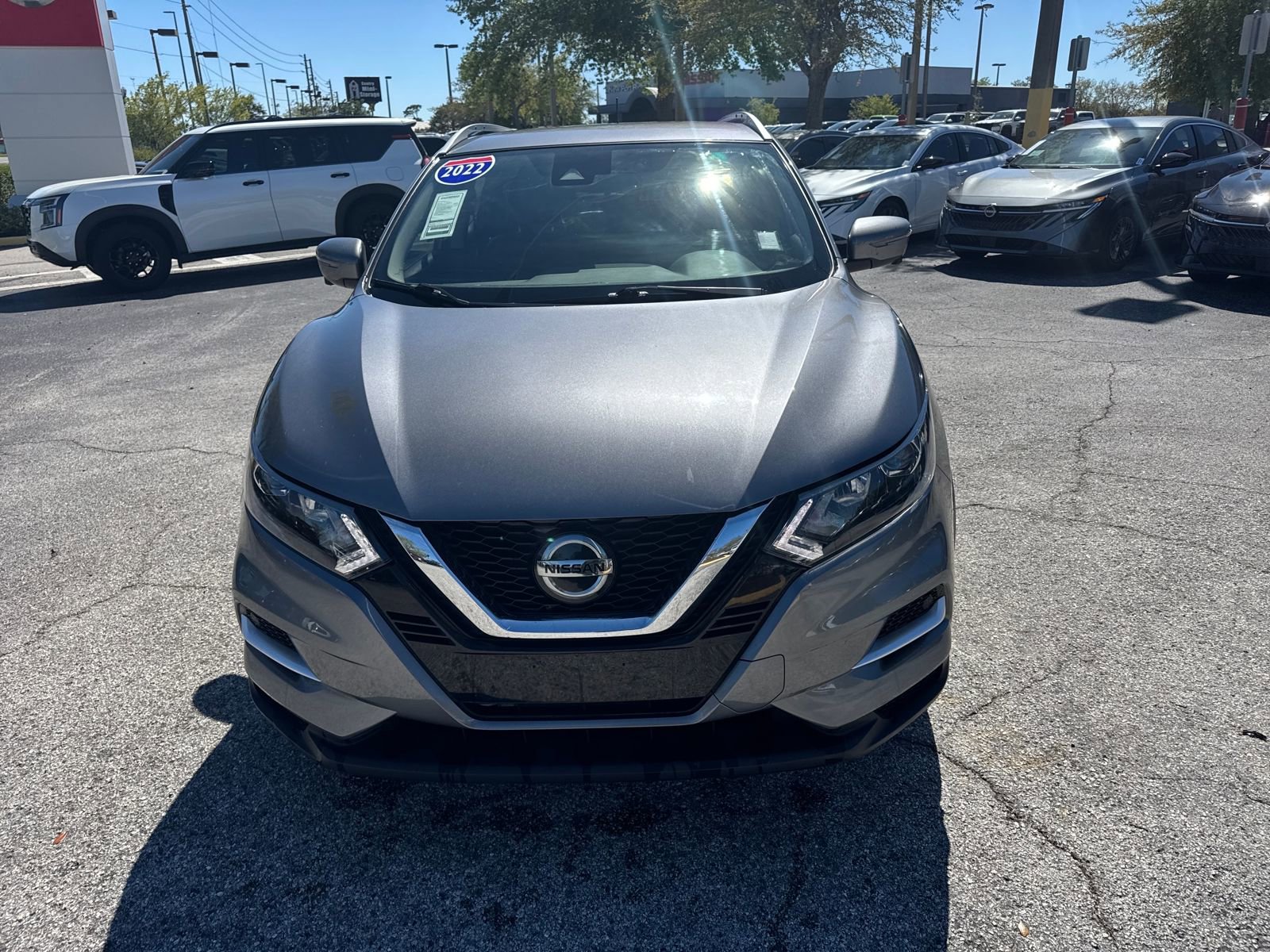 Used 2022 Nissan Rogue Sport SL image 3