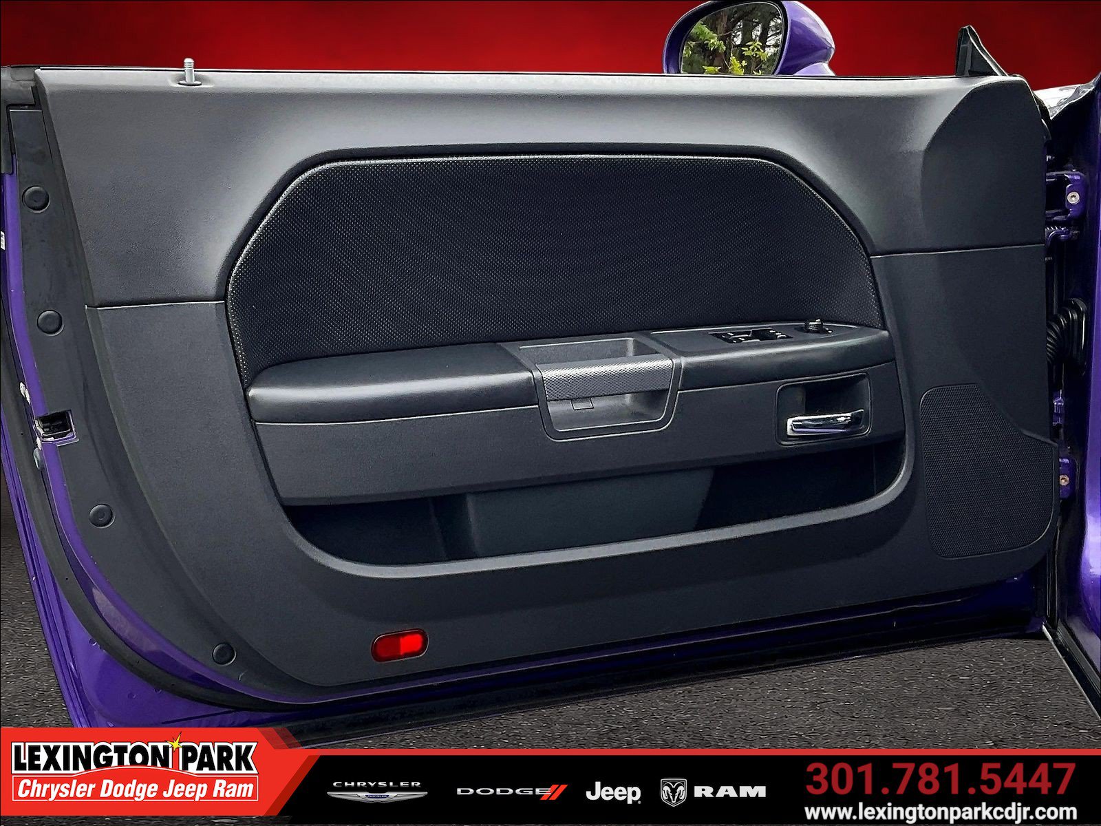 Used 2014 Dodge Challenger R/T RWD image 19