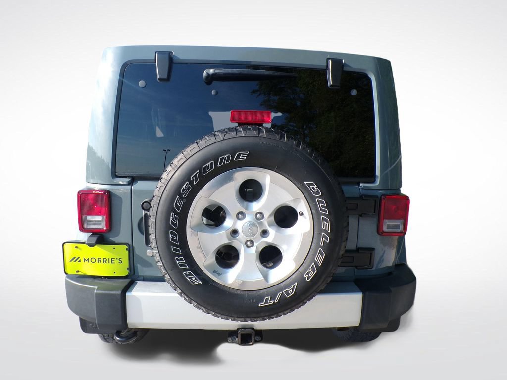 Used 2015 Jeep Wrangler Unlimited Sahara w/ Connectivity Group AWD/4WD image 5