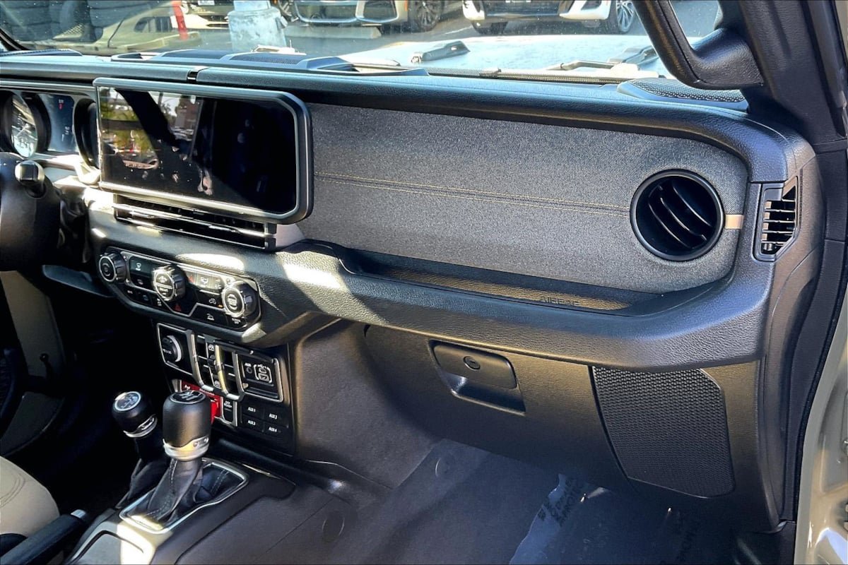 Used 2025 Jeep Wrangler Unlimited Sport S 4xe AWD/4WD image 13