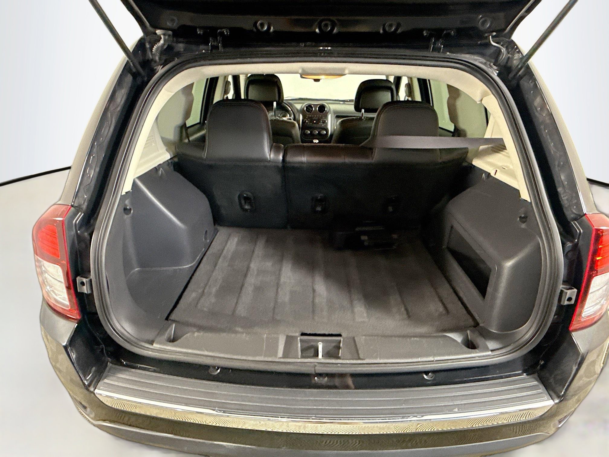 Used 2017 Jeep Compass High Altitude image 33