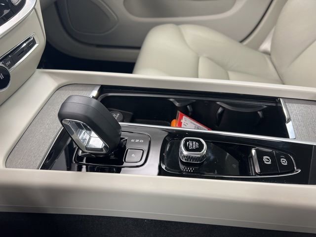 Used 2023 Volvo S60 B5 Plus image 19