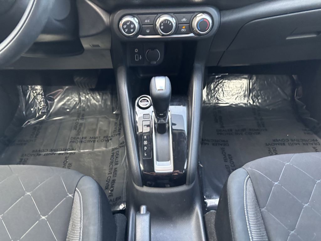 Used 2020 Nissan Kicks S image 19