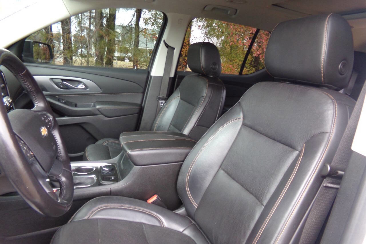 Used 2021 Chevrolet Traverse Premier w/ Redline Edition image 10