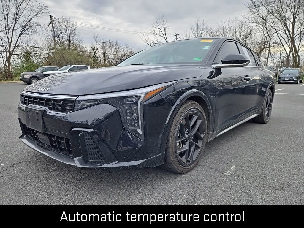 Used 2025 Kia K4 GT-Line Turbo image 3