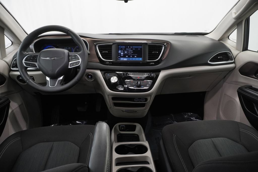 Certified 2023 Chrysler Voyager LX FWD image 26